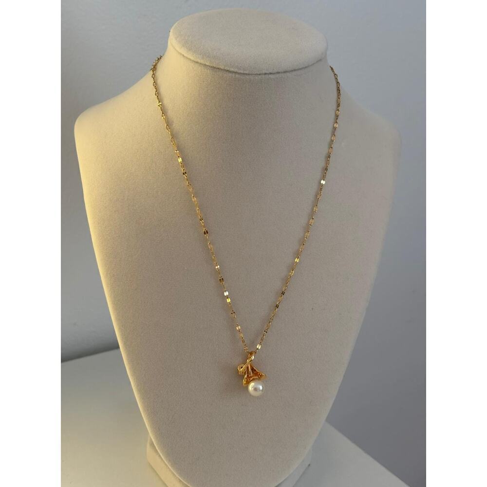 Gold Flower Pearl Pendant Necklace Stainless Steel Elegant Minimal Gift - Picture 6 of 7